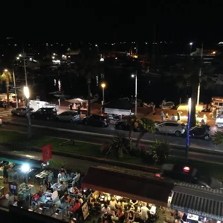 아파트 Sur Le Port De